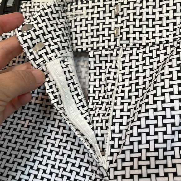 Women’s 22WP Talbots Black/White Basketweave Patterned Capris front pockets - Picture 9 of 10